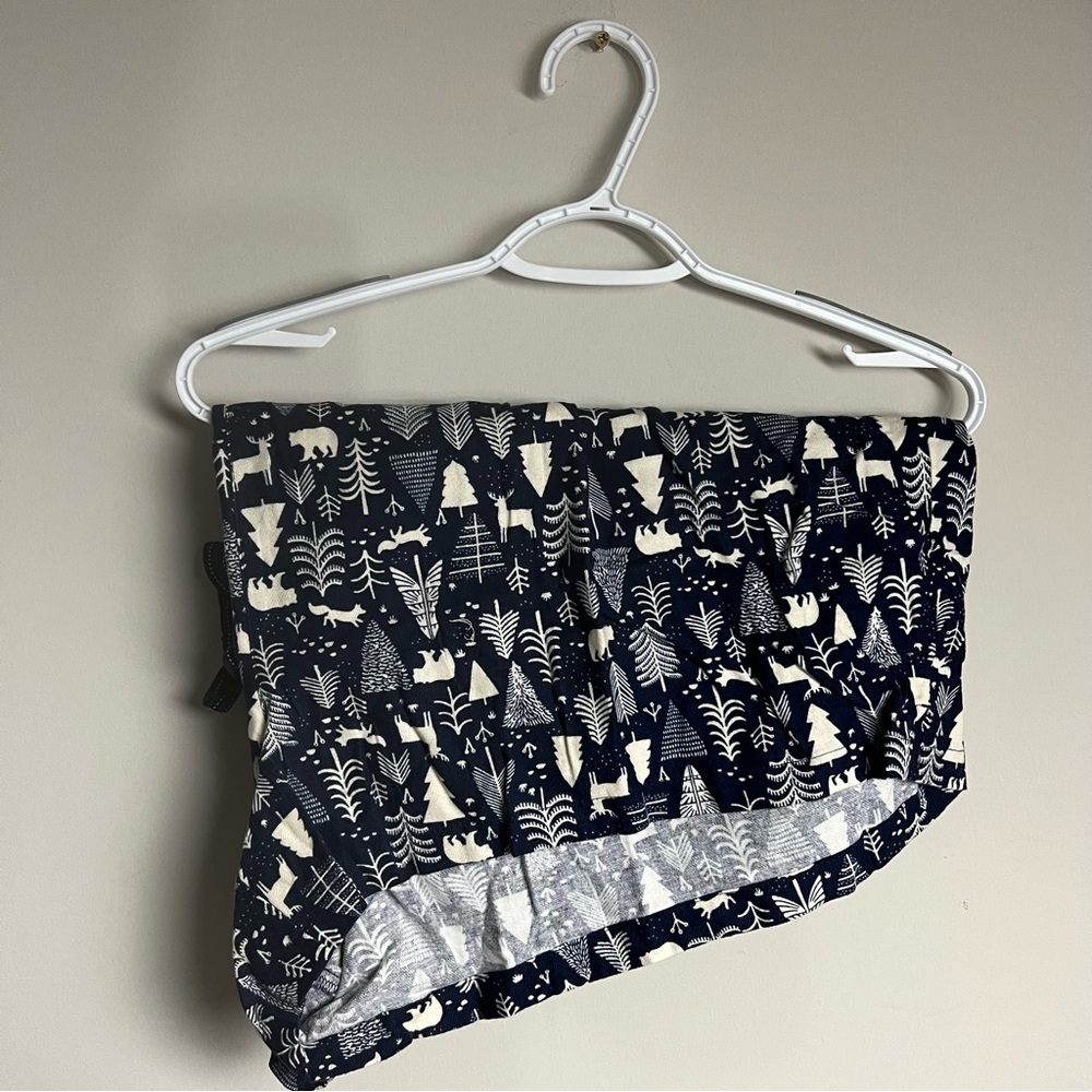 Old Navy Printed Holiday Women’s flannel Short Pajamas - Picture 3 of 4
